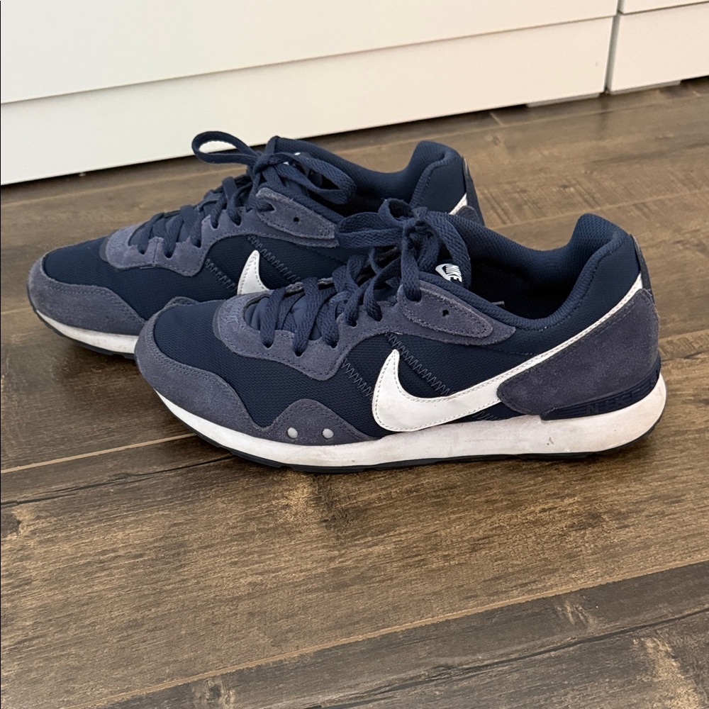 Nike Men's Navy Sneakers